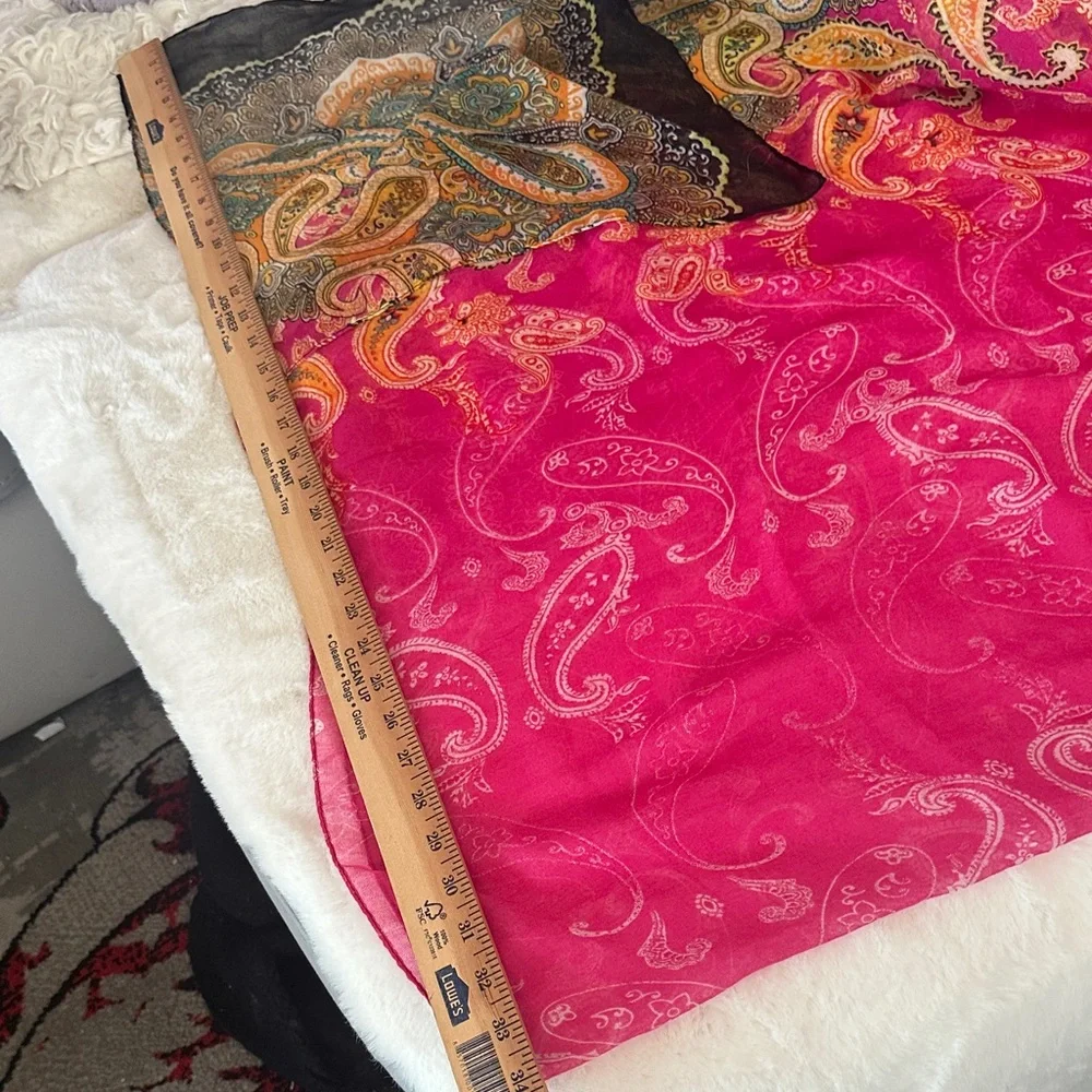 Elegant Paisley Scarf in Rich Pink